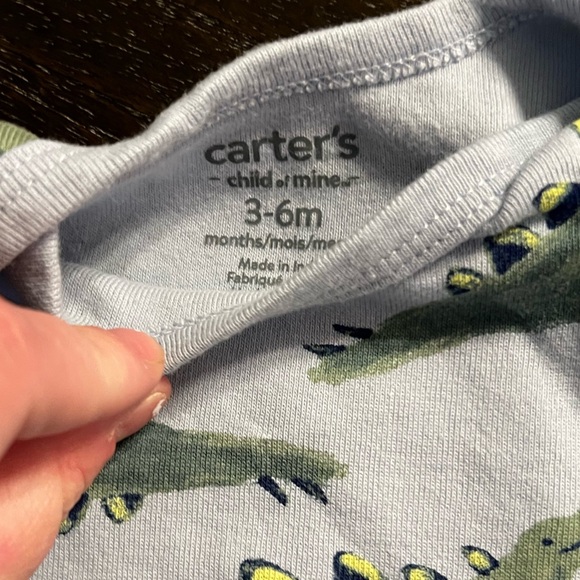 Infant baby Carter’s 3-6M bundle - two onesies, hoodie and sweatpants - Picture 3 of 8